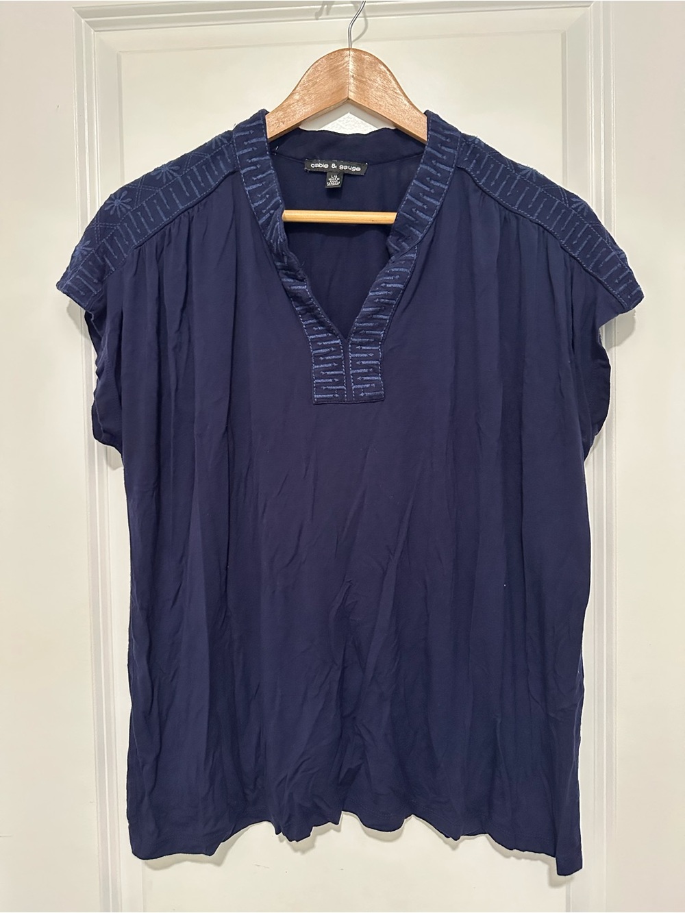 Cable & Gauge Navy Embroidered Short-Sleeve Tee Women’s Size Large